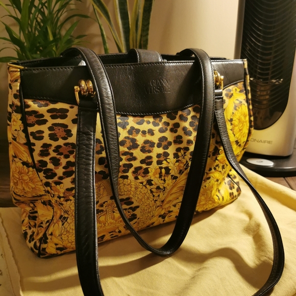 Versache boston - Picture 8 of 9